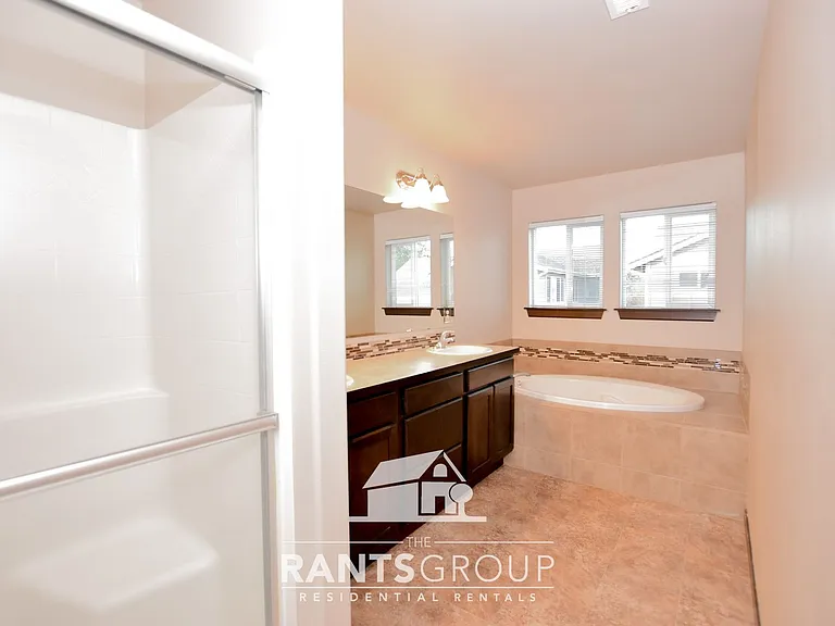 4726 46th Ave SE — Photo 14