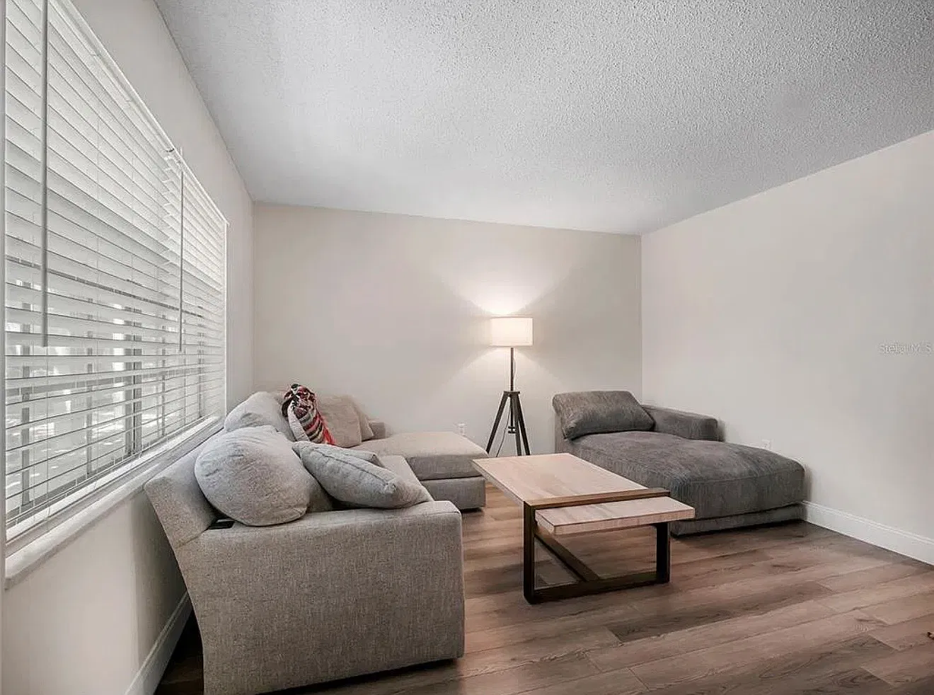 4335 Aegean Dr — Photo 3