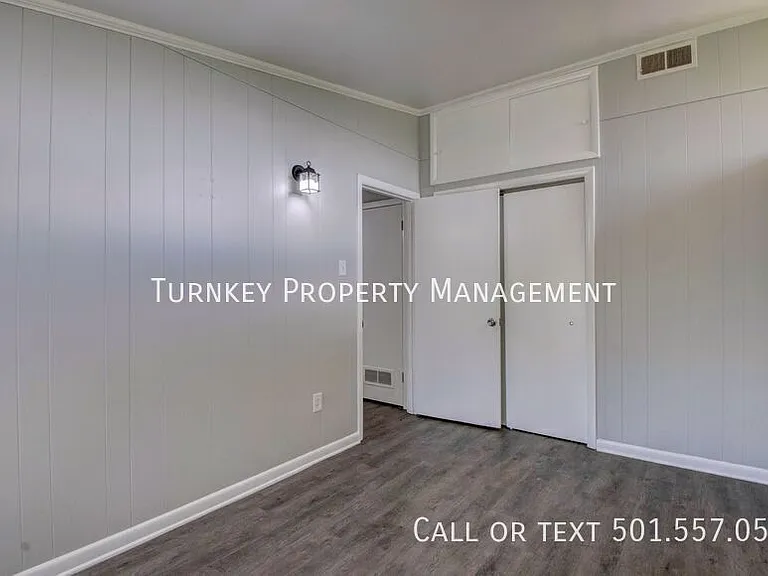 4700 Lynn Ln #D — Photo 8