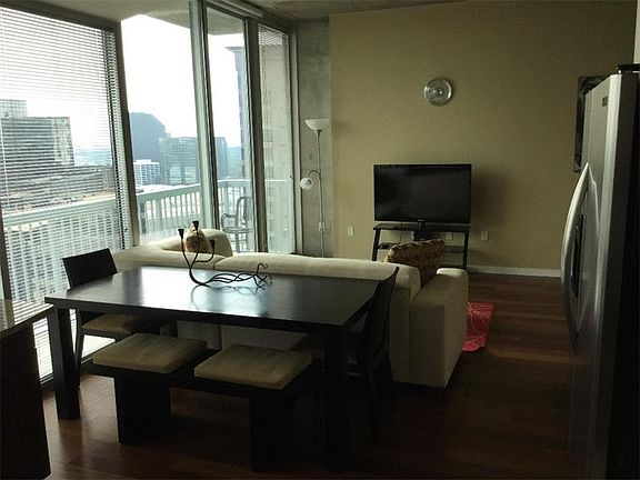 4th image of 3324 Peachtree Rd NE Unit 1807