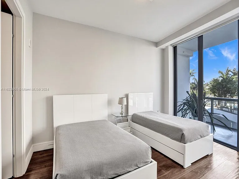 3250 NE 188th St #207 — Photo 68