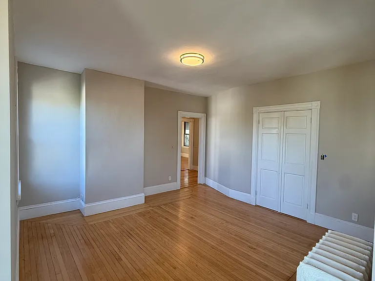 38 Walnut St #4 — Photo 4