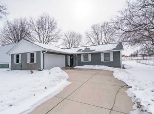3723 Carlton Dr, Cedar Falls, IA 50613