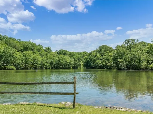 300 Waccabuc Rd, Harrison, NY 10526