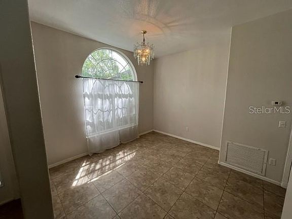 4th image of 3739 Hollow Wood Dr