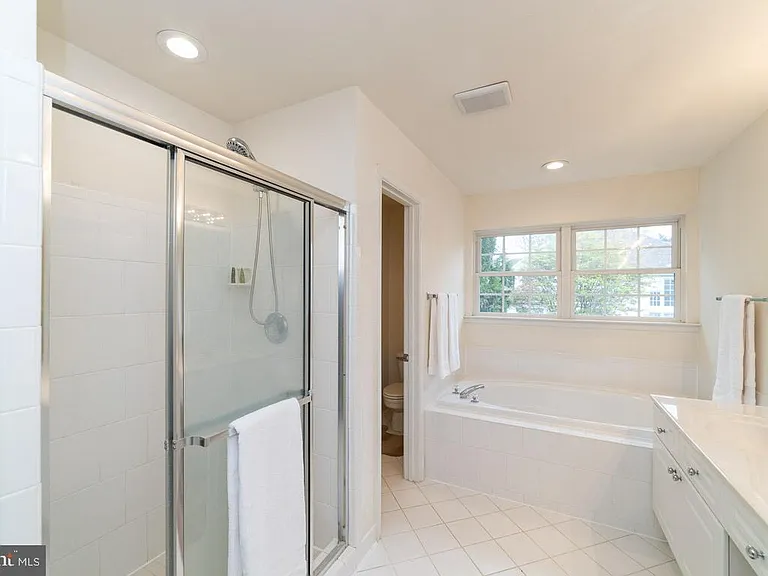 2944 Edgelea Rd — Photo 38