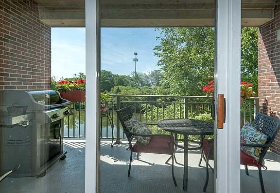5th image of 445 Village Grn Unit 305