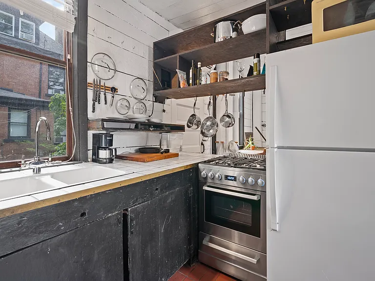 712 Filbert St #R — Photo 10