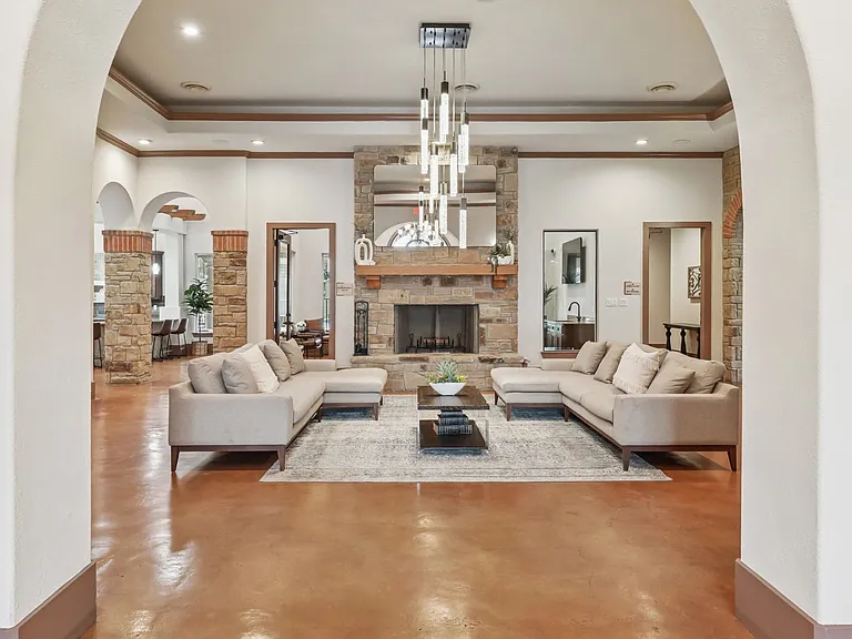 Creekside on Parmer Lane — Photo 12