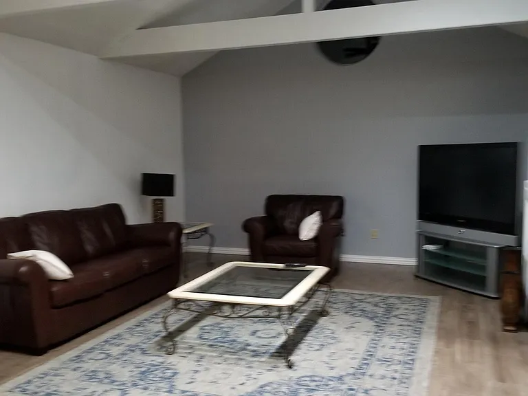 2840 Lee St — Photo 6