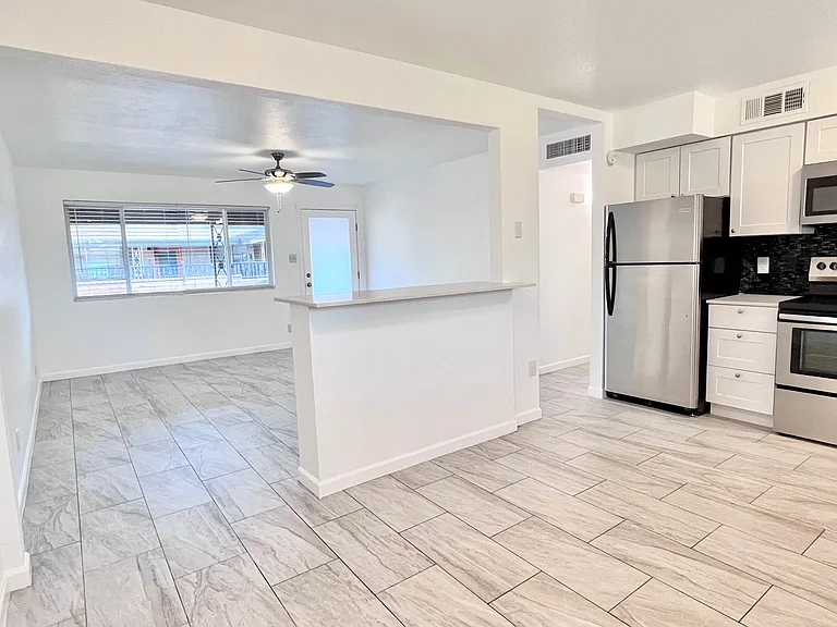 3024 N 39th St #9 — Photo 11