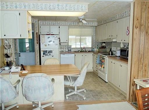 3rd image of 375 Dolphin Dr N