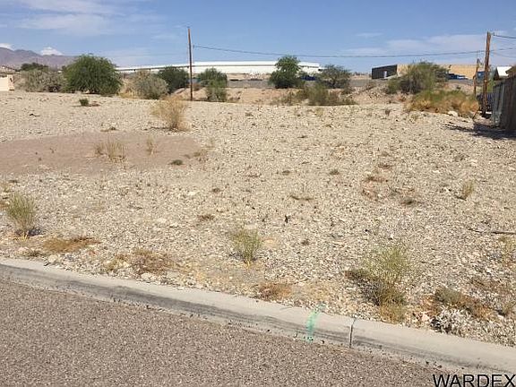3rd image of 1228 Lake Havasu Ave N