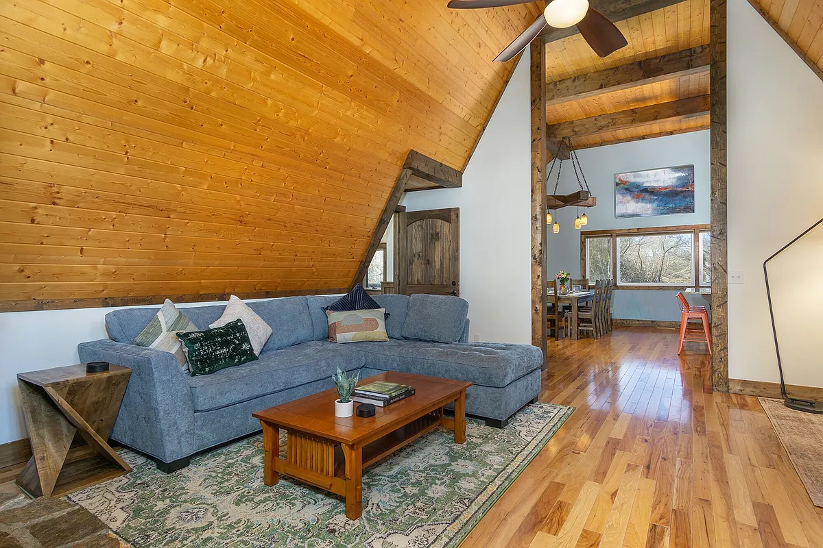 Building Photo - 12 Warbler Dr