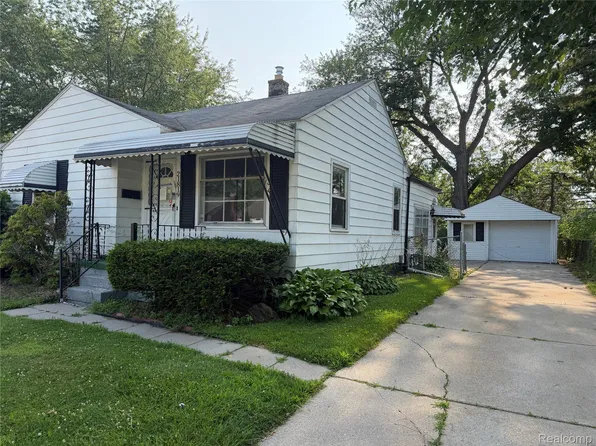 21819 Shakespeare Ave, Eastpointe, MI 48021