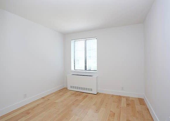 5th image of 424 W 53rd St #53