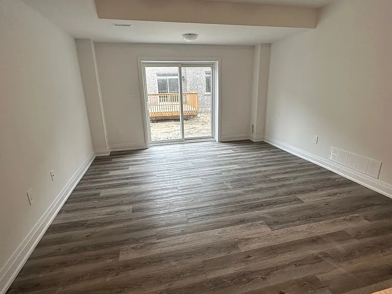 180 Franklin Trl #BASEMENT — Photo 2