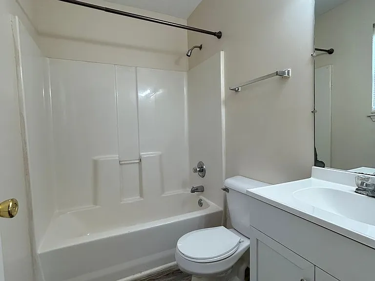 122 Madison Spgs — Photo 7