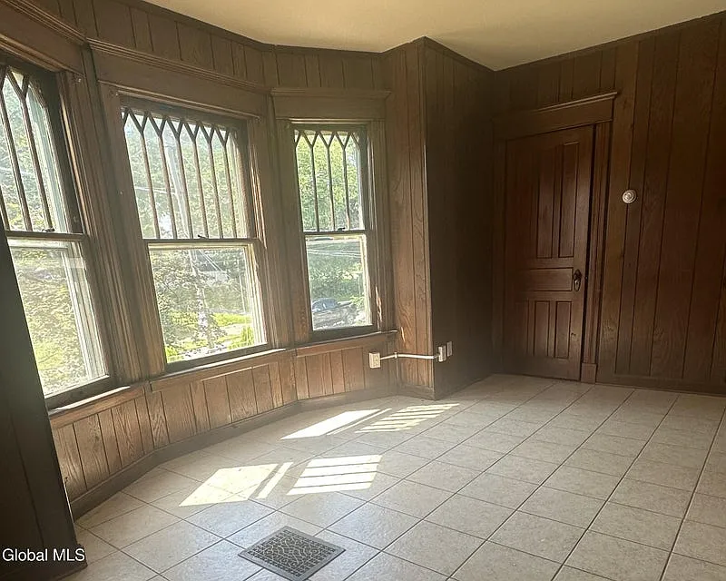 1 bed, 749 sqft, $1,300 — Photo 4