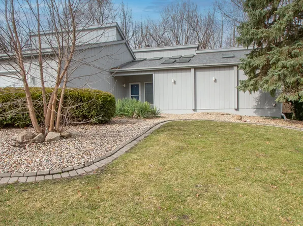 2800 Lancelot Ln, Dyer, IN 46311