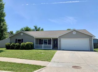 128 E Butterfield Rd, Manhattan, KS 66502