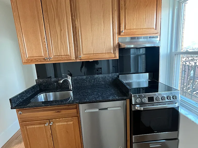 108 Myrtle St #17 — Photo 4