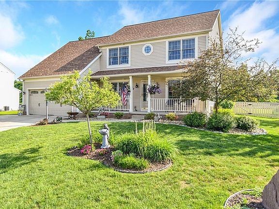 3rd image of 3408 Hidden Brook Dr