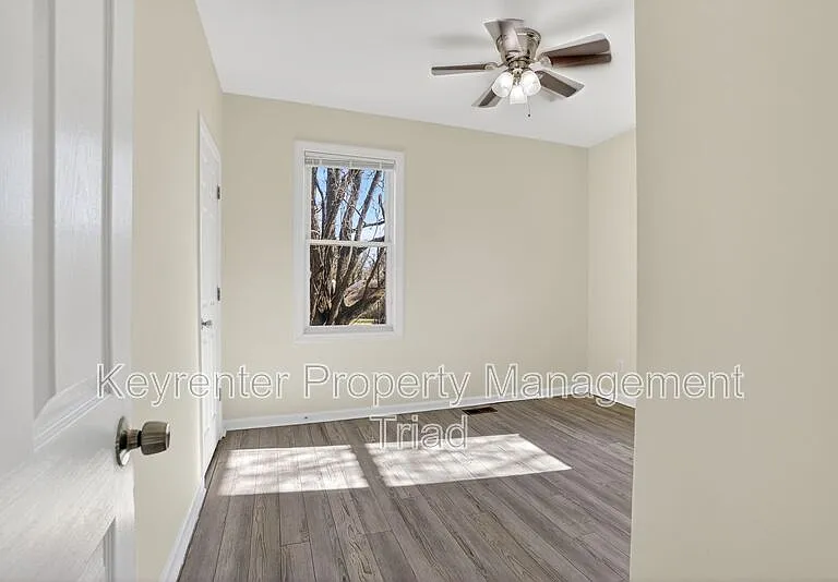 2405 Freeman Mill Rd — Photo 35