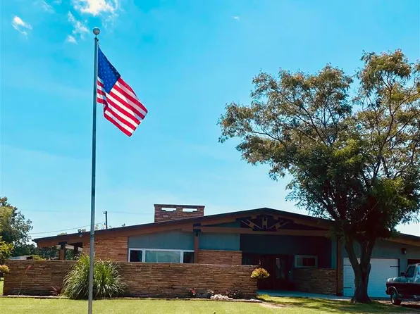 401 N Krow Dr, Tonkawa, OK 74653