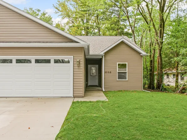 2015 Cureton Dr #B, Urbana, IL 61801