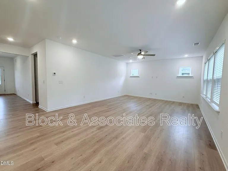 611 Contento Ct — Photo 9