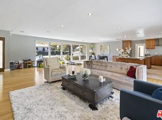 4636 Arriba Dr, Tarzana, CA 91356