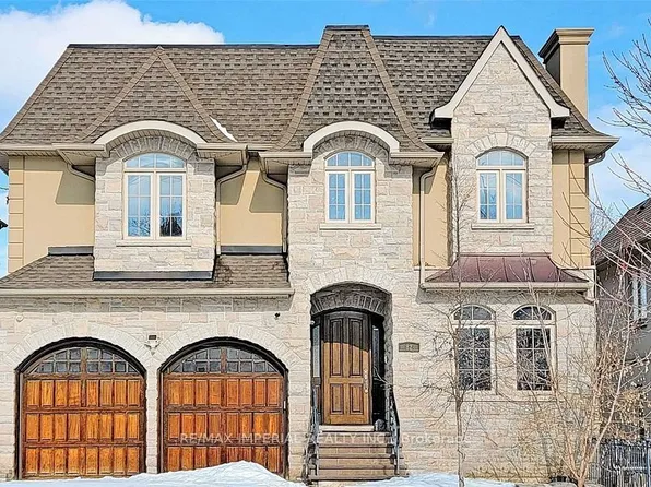 82 Woodward Ave, Markham, ON L3T 1E7