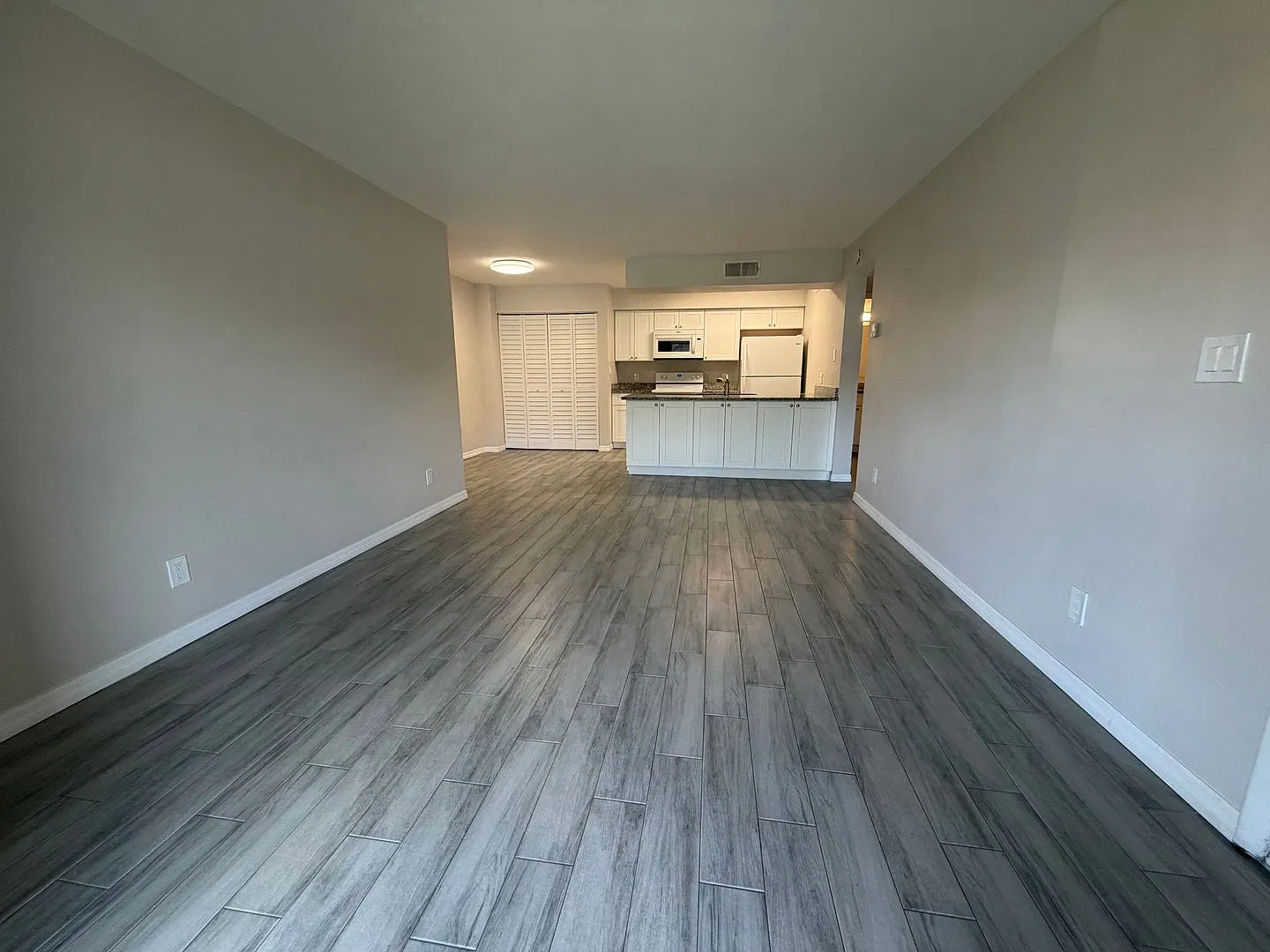 5307 Summerlin Rd — Photo 2