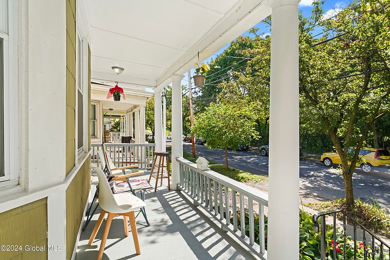3rd image of 267 Myrtle Avenue