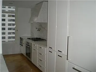 Rented by R New York