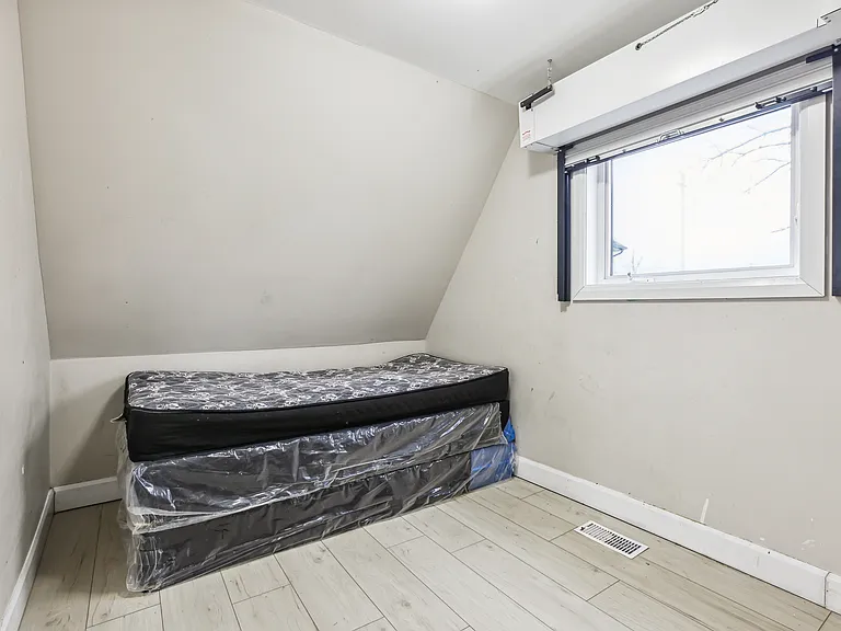 19 Bailey St #2 — Photo 12