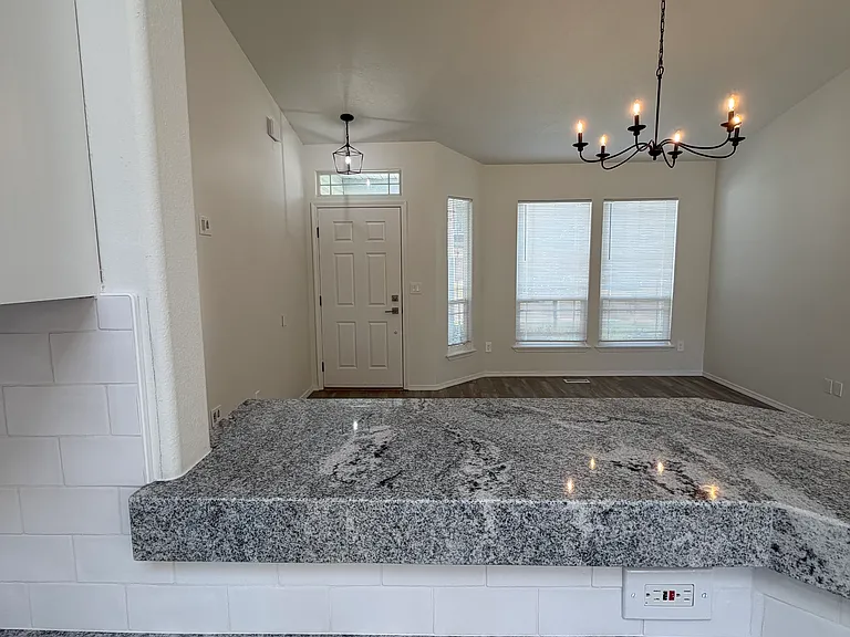 3304 E Sir Patrick Ct — Photo 35