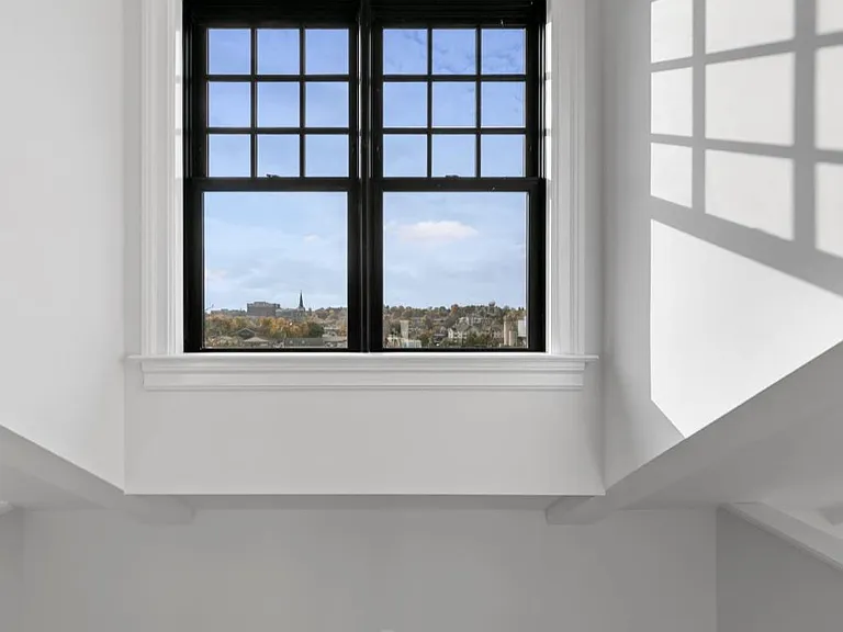 "Windsor" - 2 BR 2 1/2 BA @ 96 East Ave
