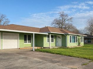 984 N Monroe St, La Grange, TX 78945