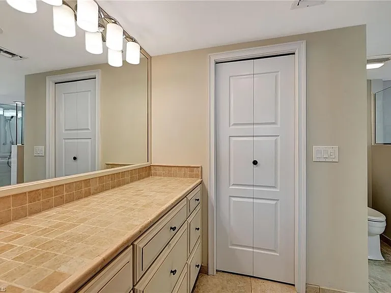 5550 Heron Point Dr #703 — Photo 17
