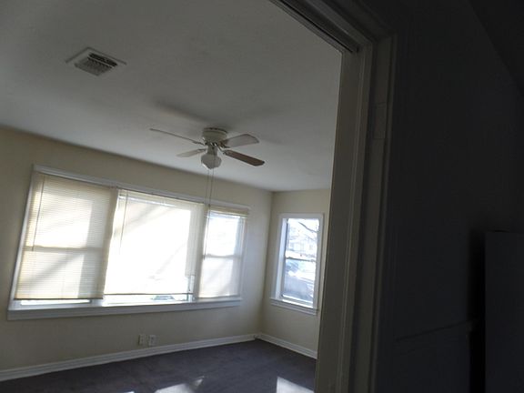 4th image of 707 Sunny Ln