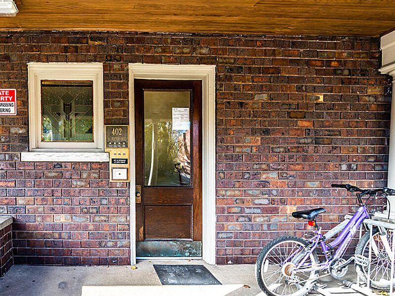 1st image of 402 S 5th Ave APT 3B