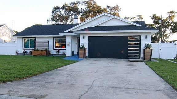 2nd image of 2710 Casilla Way S