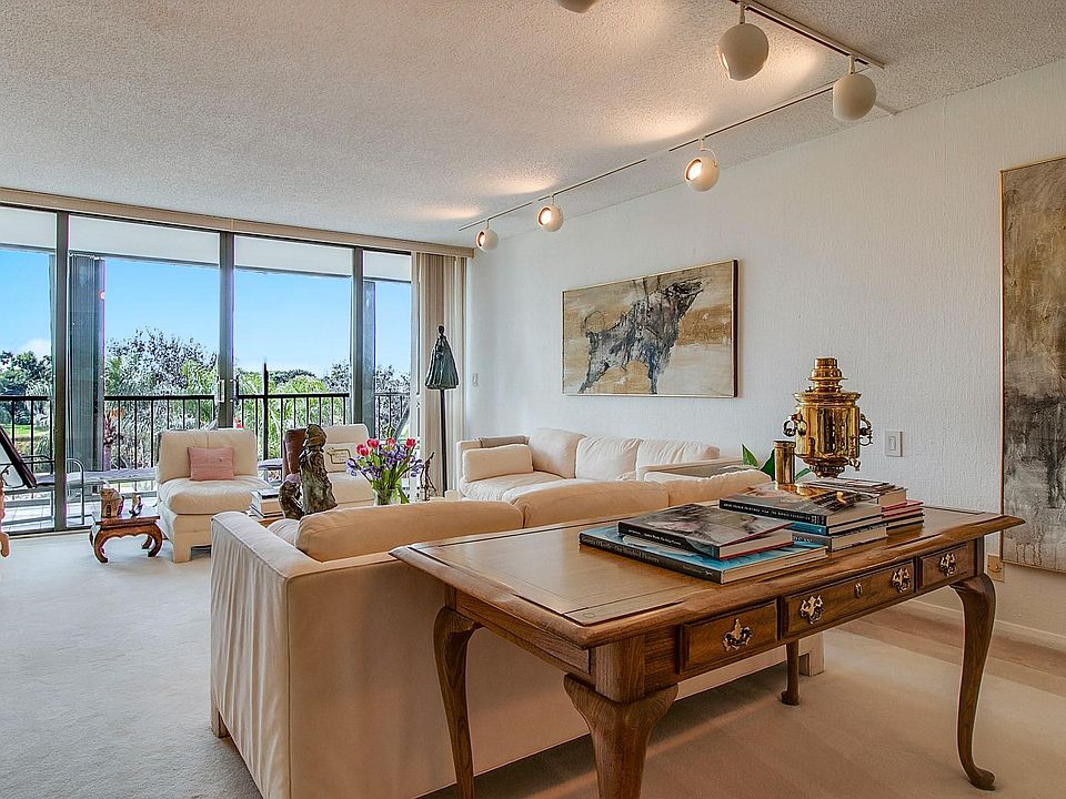 Home For Sale In Boca West