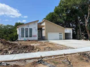 2502 SW Tracker Ln, Lees Summit, MO 64082