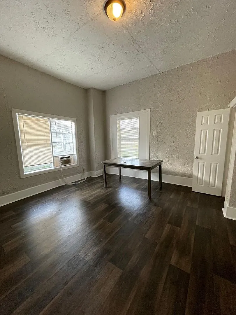 Unbeatable Value! Updated 4-Bedroom Beaumont Home with 1,745 Sq. Ft. Only $1,300 — Photo 4