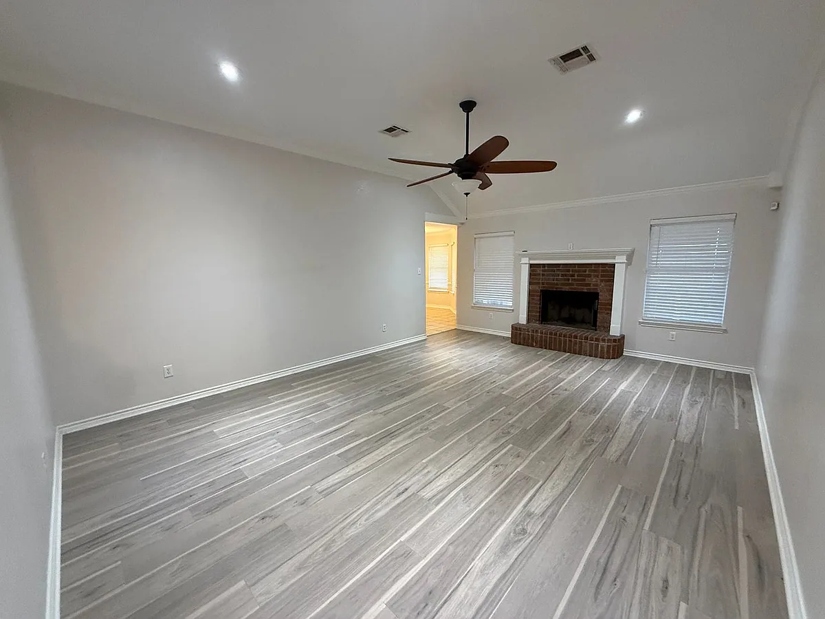 Building Photo - 426 Armstrong Dr