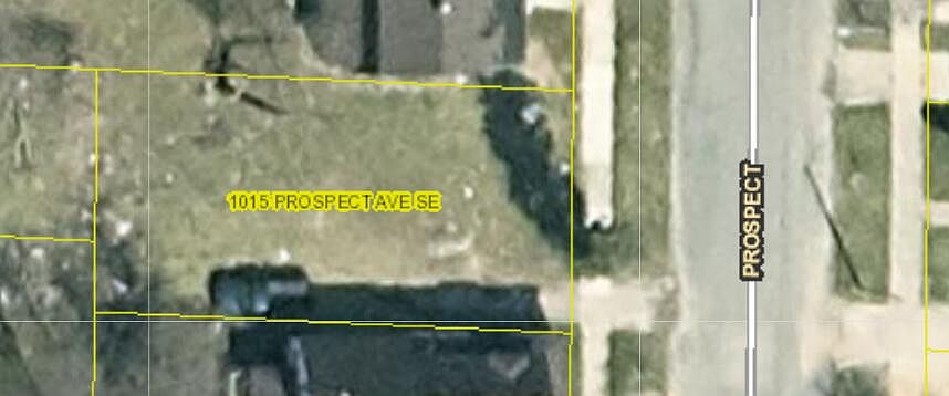 1st image of 1015 Prospect Ave SE