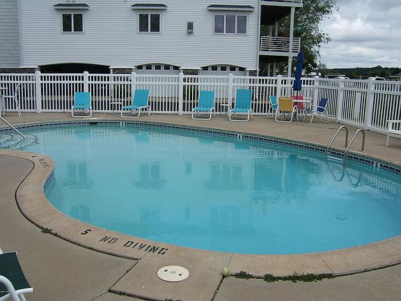 5th image of 8629 Ellenwood Estates Dr #8